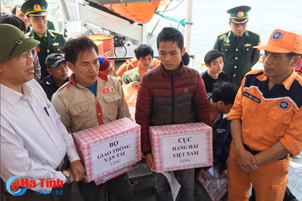 cuu tau ca cung 7 ngu dan gap nan tren vung bien nghe an ha tinh