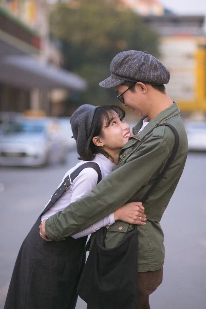 yeu chan thanh khoang cach xa den may cung hoa gan