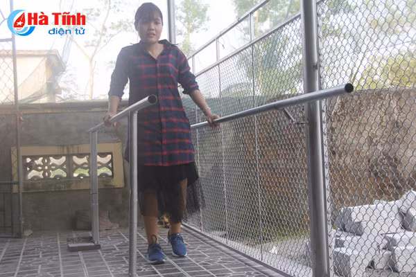 video ngay 8 3 dac biet cua co giao tuong lai bi cut hai chan