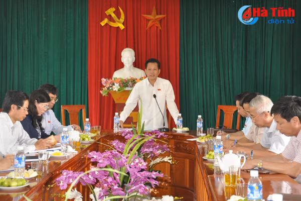 xuat khau lao dong la can thiet nhung khong phai bang moi gia