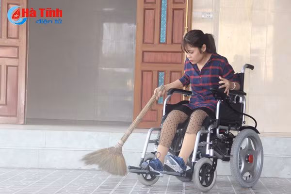 video ngay 8 3 dac biet cua co giao tuong lai bi cut hai chan