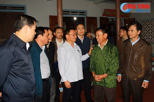 tao dau an tot dep ve ha tinh voi dai bieu trung uong dai su nuoc ngoai