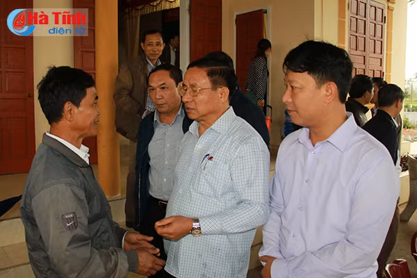 tao dau an tot dep ve ha tinh voi dai bieu trung uong dai su nuoc ngoai