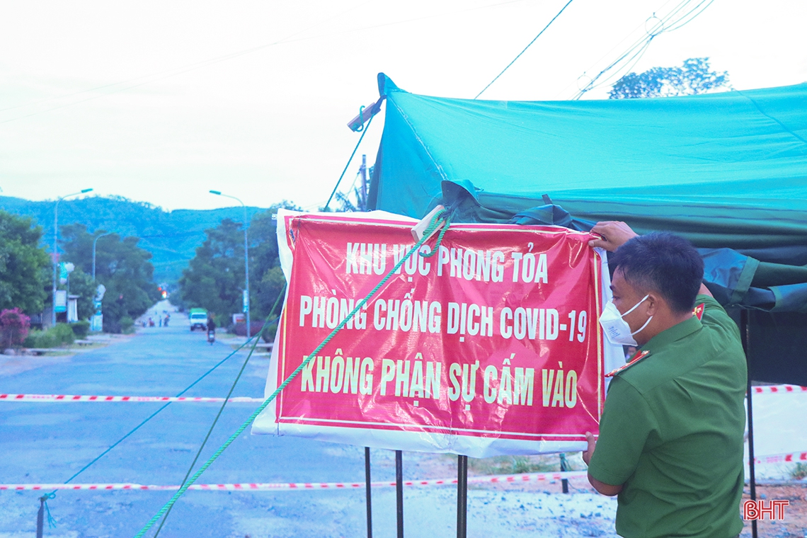 Lá chắn vững chắc ngăn dịch COVID-19, bảo vệ từng địa bàn dân cư ở Hà Tĩnh