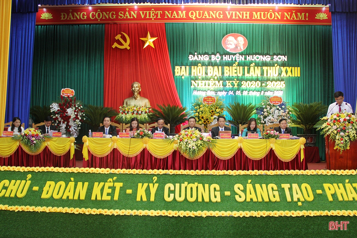 Đồng chí Trần Văn Kỳ tái cử Bí thư Huyện ủy Hương Sơn nhiệm kỳ 2020 - 2025