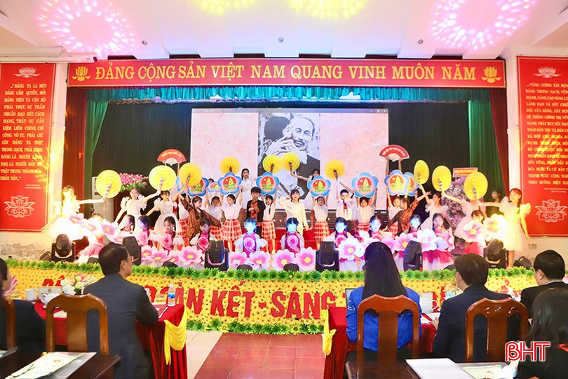 Các tiết mục văn nghệ đặc sắc tại đại hội.