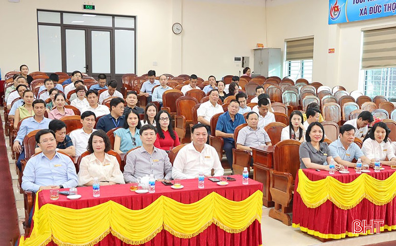 Các đại biểu tham dự buổi gặp mặt.