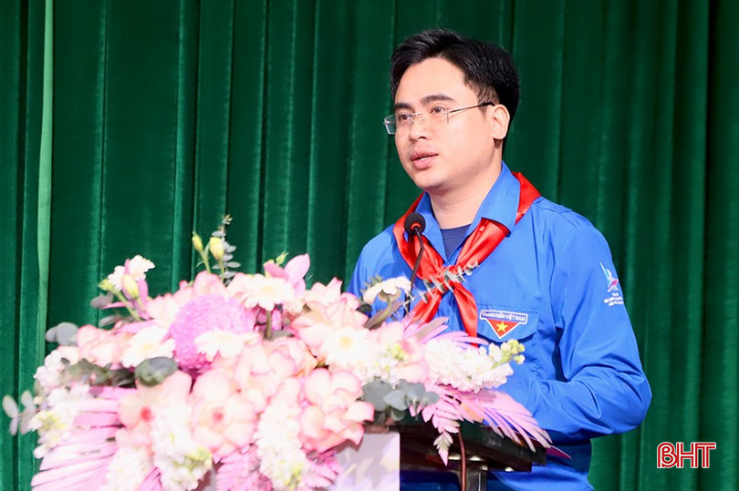 Chủ tịch Hội đồng Đội thành phố Nguyễn Phi Khanh phát biểu khai mạc đại hội.