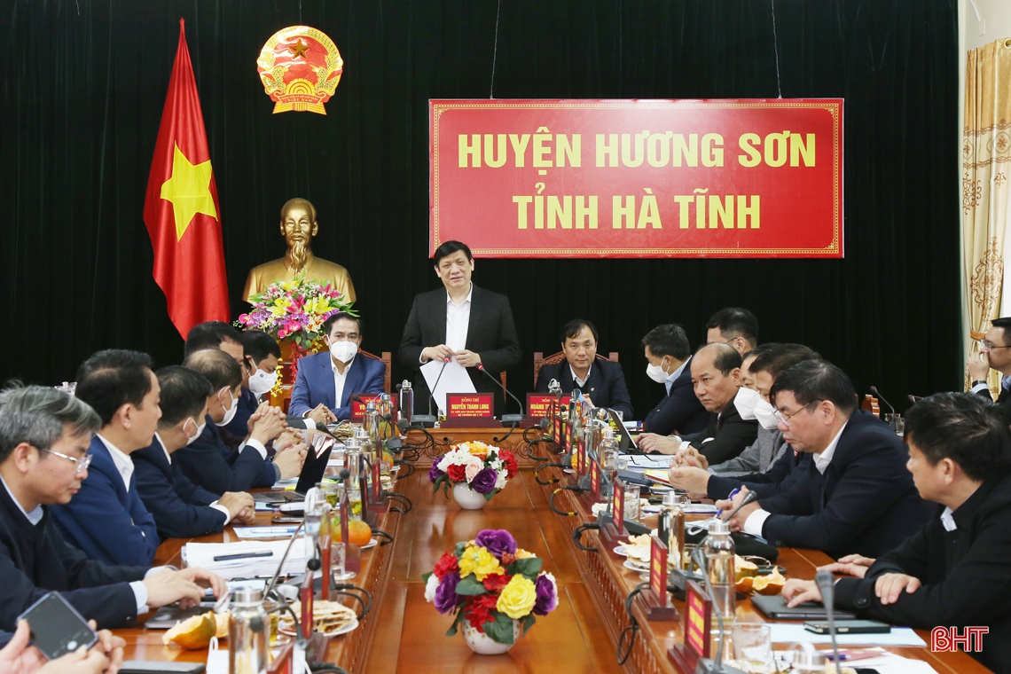 Bộ trưởng Bộ Y tế: Hà Tĩnh tiếp tục tập trung cao cho nhiệm vụ phòng, chống dịch bệnh COVID-19