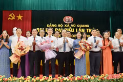 Bí thư Tỉnh ủy Nguyễn Duy Lâm dự Đại hội Đảng bộ xã Vũ Quang 
