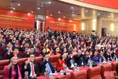 Đại hội biểu quyết thông qua Nghị quyết Đại hội.