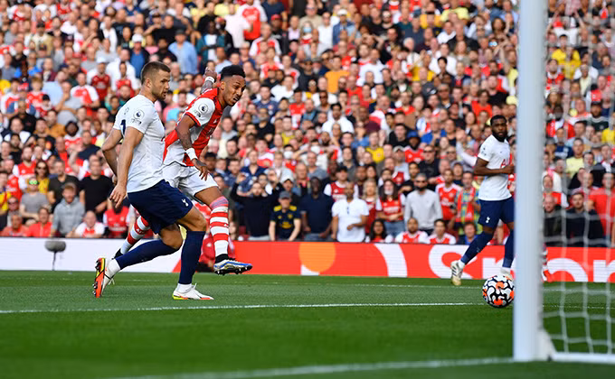 Kết quả Arsenal 3-1 Tottenham: Sao trẻ tỏa sáng, Pháo thủ hồi sinh mạnh mẽ