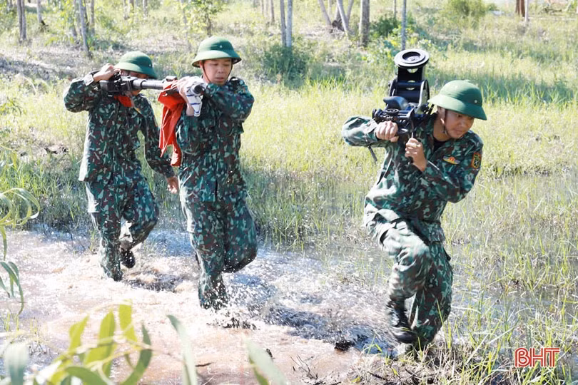 Nghi Xuân diễn tập thực binh đánh địch đổ bộ đường biển 