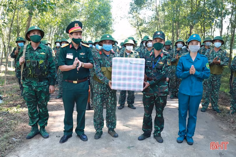 Nghi Xuân diễn tập thực binh đánh địch đổ bộ đường biển 