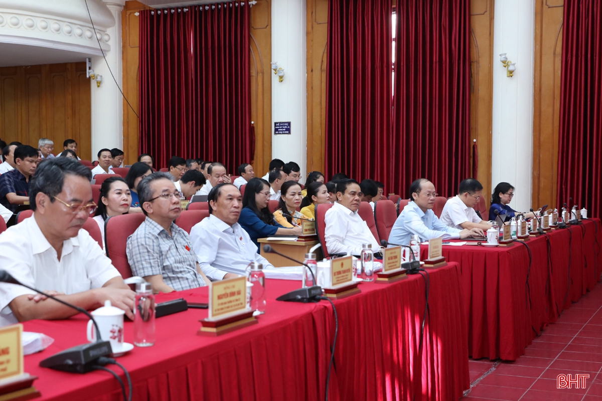 Chủ tịch HĐND tỉnh “xoay” nhiều sở, ngành các vấn đề cử tri Hà Tĩnh quan tâm
