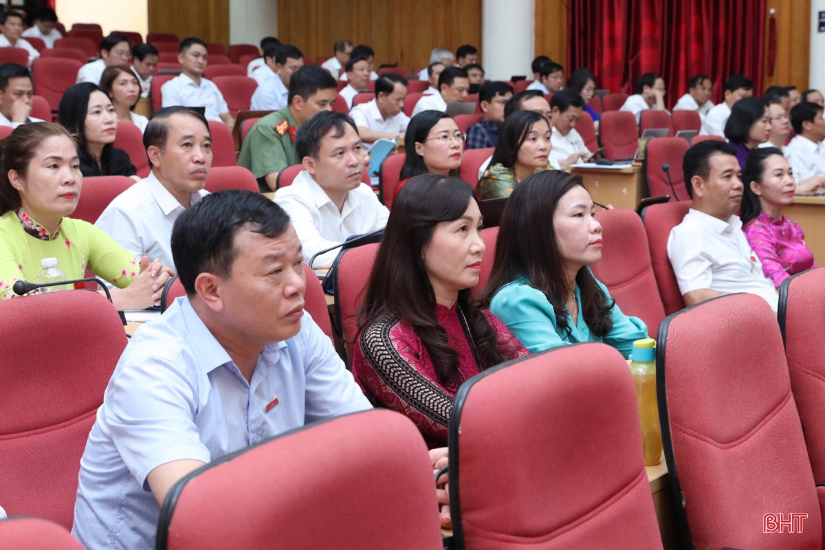 Bế mạc Kỳ họp thứ 8, HĐND tỉnh Hà Tĩnh, thông qua 15 nghị quyết quan trọng