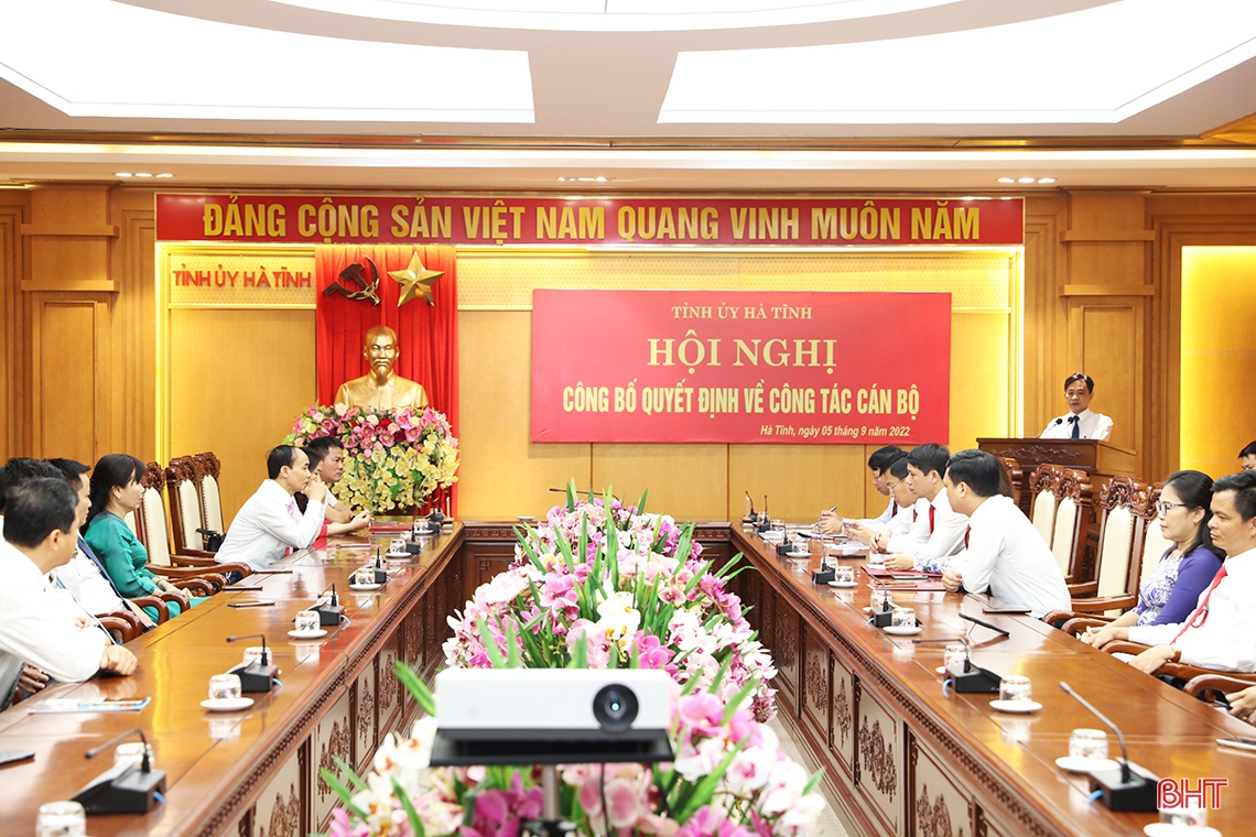 Công bố quyết định bổ nhiệm Phó Chánh Văn phòng Tỉnh ủy Hà Tĩnh