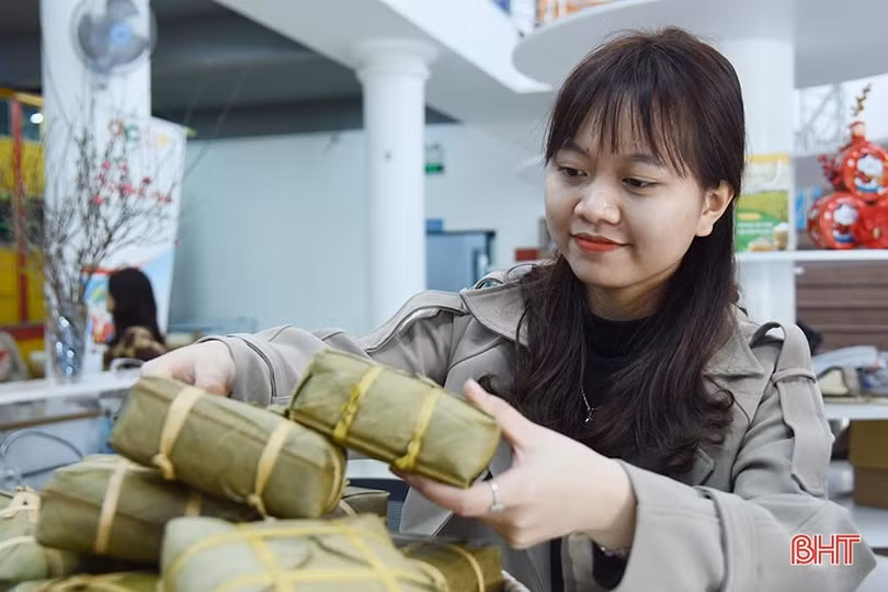 Dịch vụ gói bánh chưng ở Hà Tĩnh hối hả vào mùa