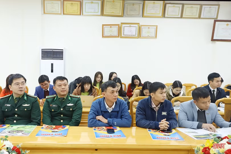Báo Hà Tĩnh gặp mặt cộng tác viên tiêu biểu, trao giải Cuộc thi “Chung sức xây dựng nông thôn mới”