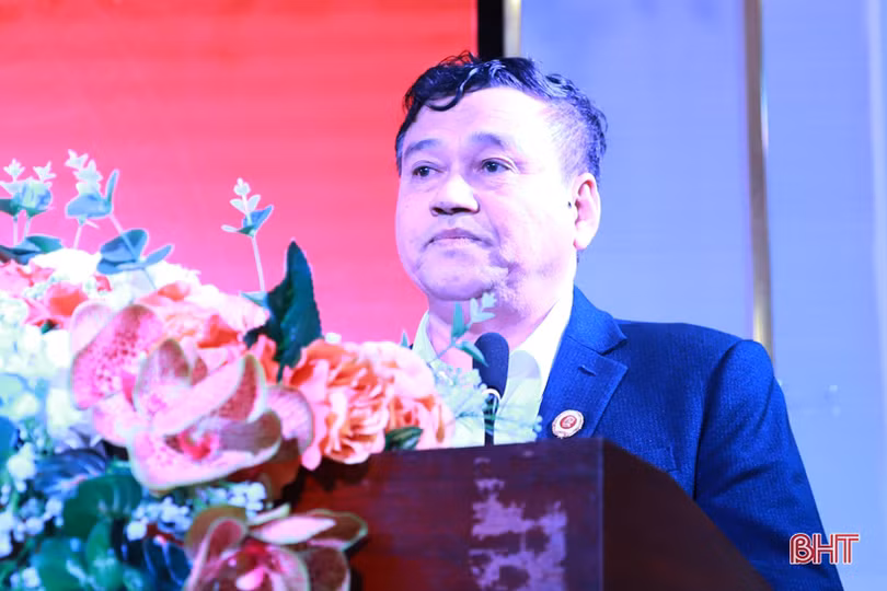 Phát huy truyền thống Bộ đội Cụ Hồ, gương mẫu đi đầu trong các phong trào thi đua