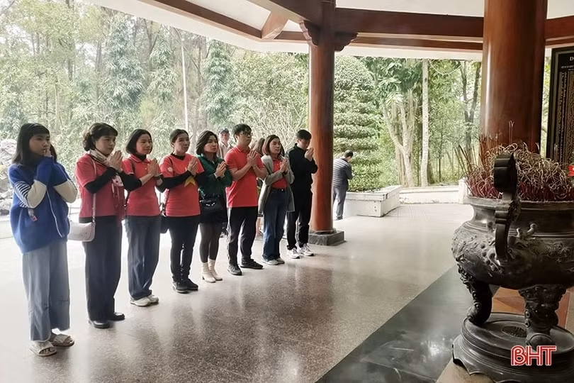 Ngã ba Đồng Lộc đón hơn 2.000 lượt khách dịp đầu năm mới