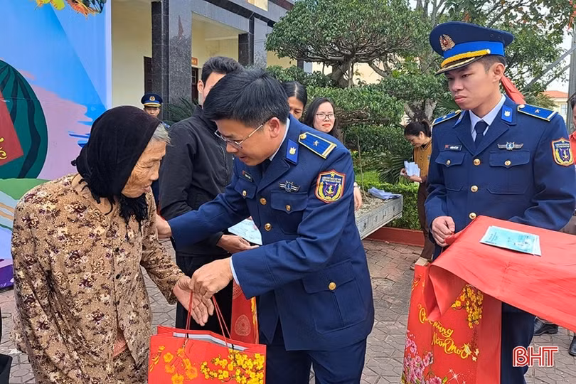 Ấm áp chương trình xuân biên cương, tết hải đảo ở Nghi Xuân