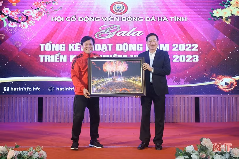 Hội Cổ động viên tiếp tục đồng hành cùng sự phát triển bóng đá Hà Tĩnh