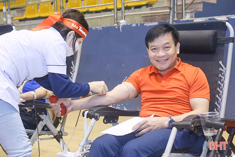 Chương trình “Chủ nhật đỏ” tại Hà Tĩnh thu về hơn 500 đơn vị máu