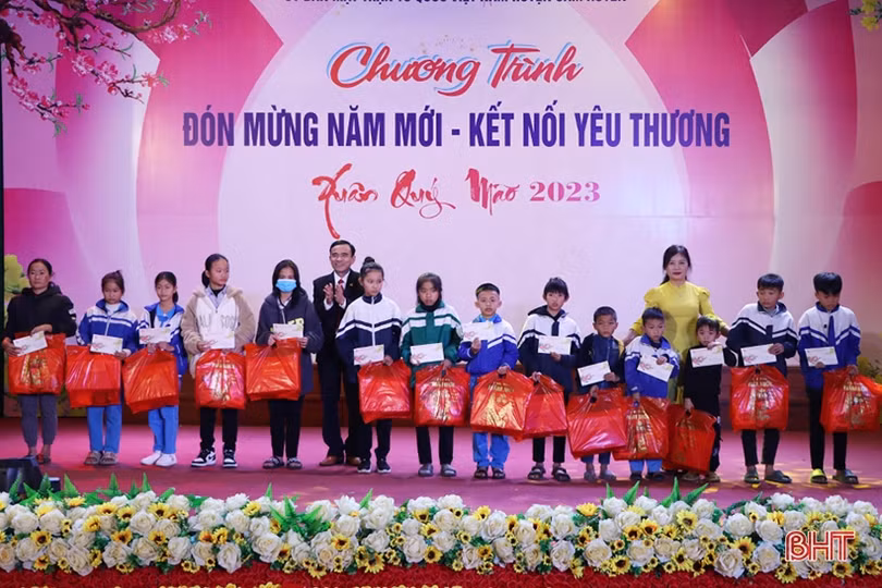 Cẩm Xuyên vận động gần 2,2 tỷ đồng quà tết vì người nghèo dịp xuân Quý Mão