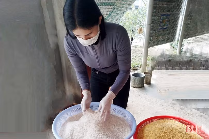 Dịch vụ gói bánh chưng ở Hà Tĩnh hối hả vào mùa