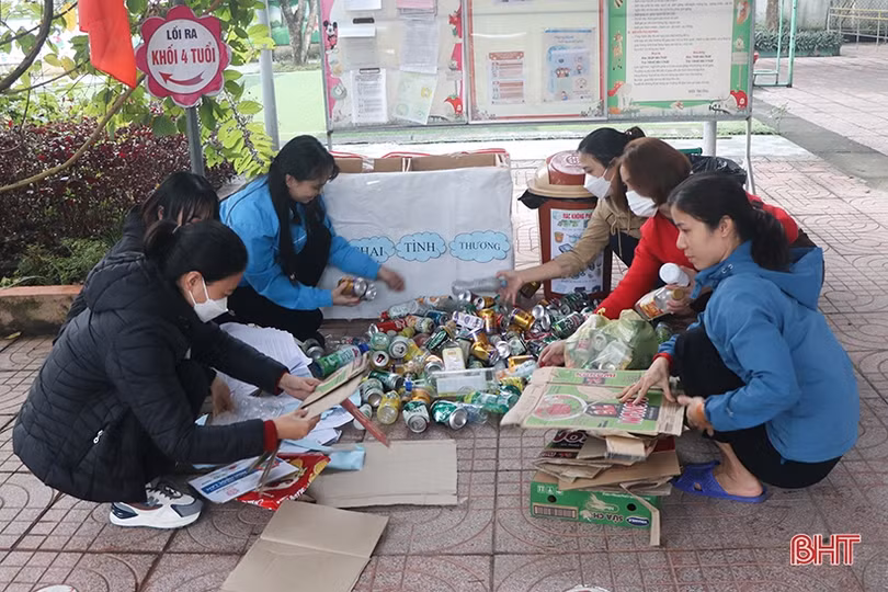 Các trường học ở Hà Tĩnh chăm lo tết cho học sinh nghèo
