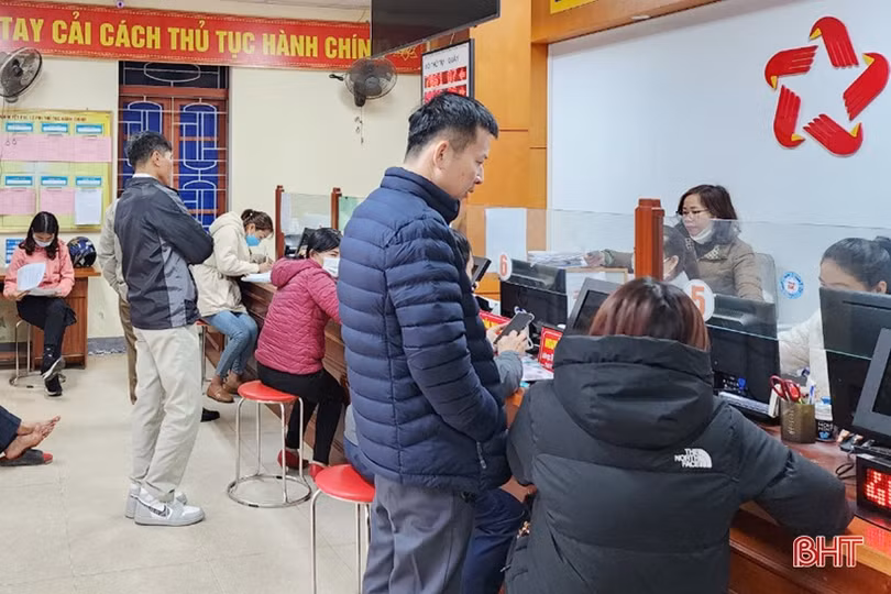 Người dân Hà Tĩnh thuận tiện trong giải quyết thủ tục hành chính từ những ngày đầu bỏ sổ hộ khẩu giấy