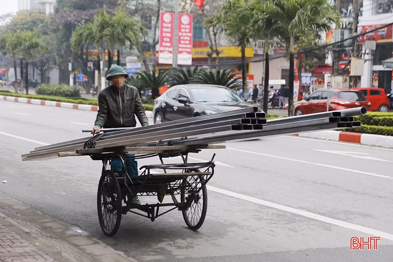 Tết đến, bất an với xe chở hàng cồng kềnh!