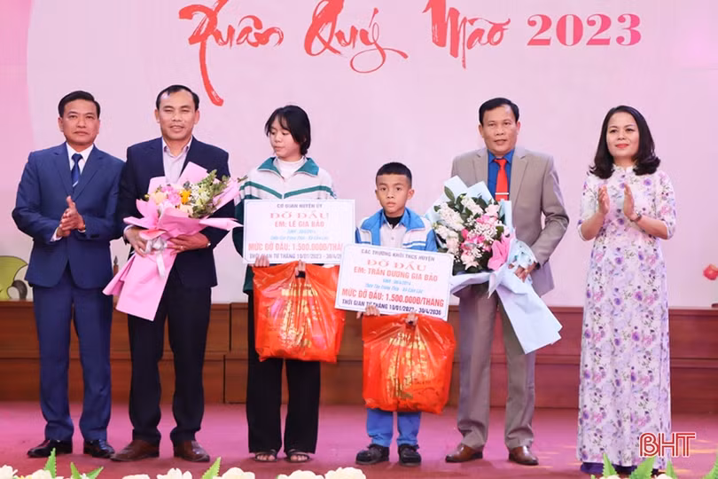 Cẩm Xuyên vận động gần 2,2 tỷ đồng quà tết vì người nghèo dịp xuân Quý Mão