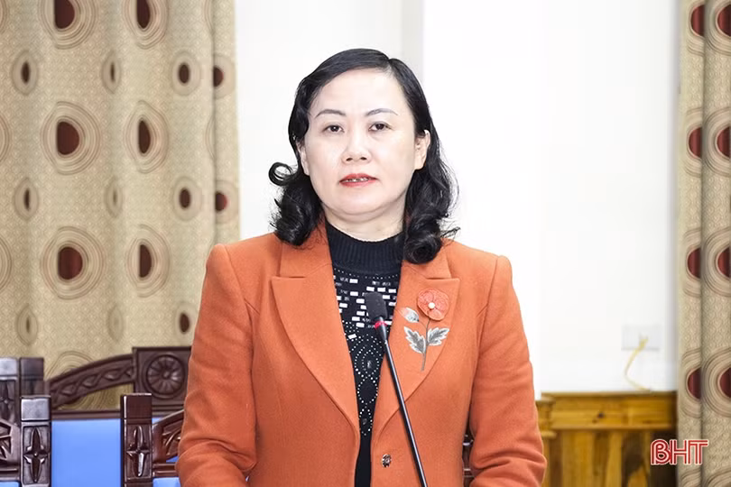 Các tổ đại biểu HĐND tỉnh thảo luận các báo cáo, tờ trình, dự thảo nghị quyết trình Kỳ họp thứ 11