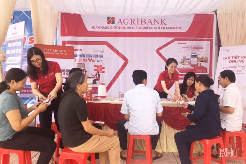 Agribank Hà Tĩnh: Xây dựng kỹ năng sử dụng ngân hàng điện tử cho người dân