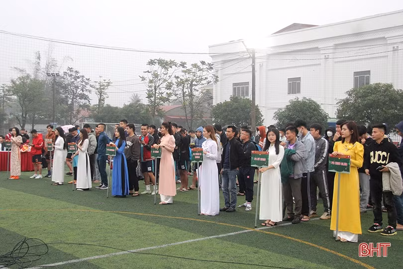 14 đội tranh tài Giải Bóng đá Giáng sinh lần thứ 3 huyện Nghi Xuân