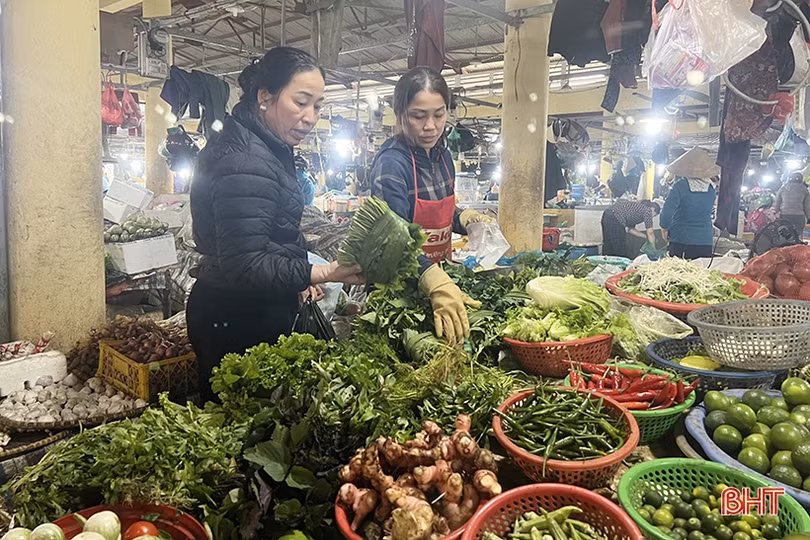 Hà Tĩnh: Giá rau xanh tăng mạnh, chưa thể “hạ nhiệt” trong nhiều ngày tới