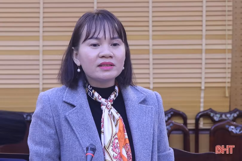 Các tổ đại biểu HĐND tỉnh thảo luận các báo cáo, tờ trình, dự thảo nghị quyết trình Kỳ họp thứ 11