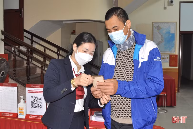 Agribank Hà Tĩnh: Xây dựng kỹ năng sử dụng ngân hàng điện tử cho người dân