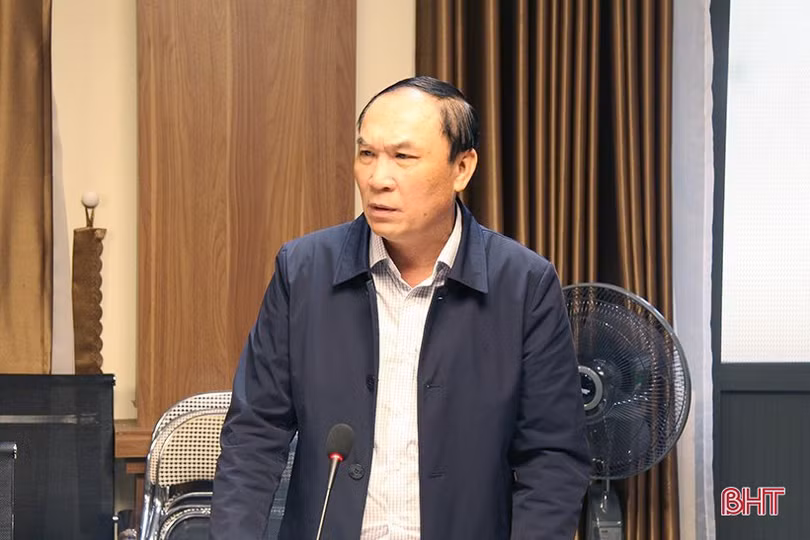 Các tổ đại biểu HĐND tỉnh thảo luận các báo cáo, tờ trình, dự thảo nghị quyết trình Kỳ họp thứ 11
