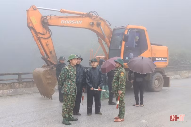 Cận cảnh tình hình sạt lở đất tại khu vực Cửa khẩu quốc tế Cầu Treo