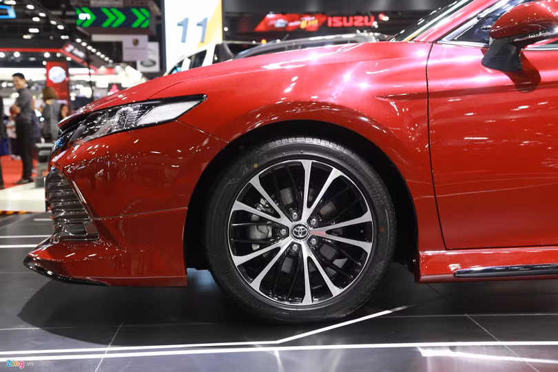 Chi tiết Toyota Camry 2019 sắp ra mắt tại Việt Nam