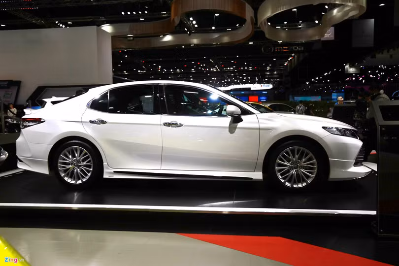 Chi tiết Toyota Camry 2019 sắp ra mắt tại Việt Nam