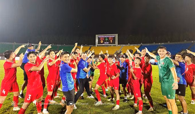 HLV Cristiano Ronald tự hào về màn thể hiện của U16 Việt Nam - Ảnh: VFF