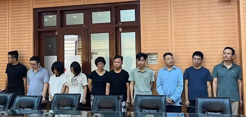 10 bị can trong vụ án. Ảnh: Công an cung cấp