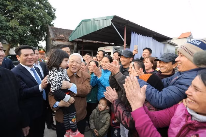 Tổng Bí thư Nguyễn Phú Trọng với nhân dân xã Tây An, huyện Tiền Hải, tỉnh Thái Bình (1/2/2018). (Ảnh: Trí Dũng/TTXVN)