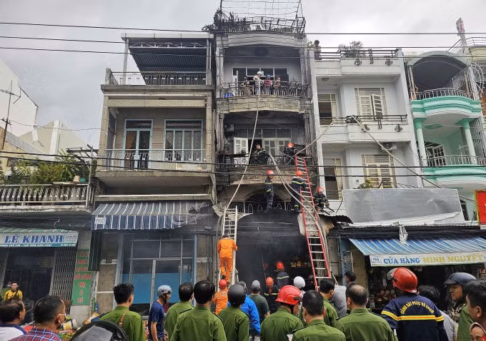 Hiện trường căn nhà cháy. Ảnh: Bùi Toàn