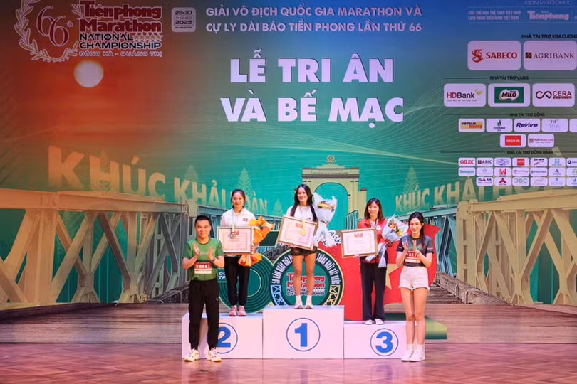 vdv-tran-thi-lam-hcb-buc-2.jpg