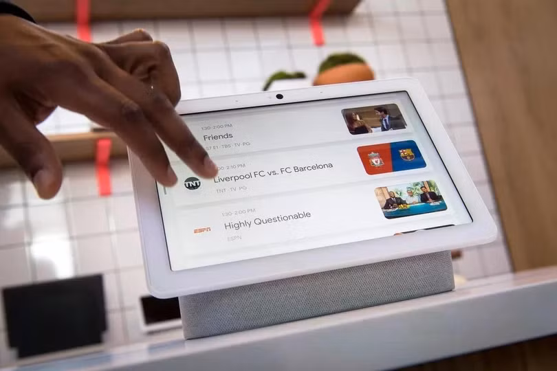 Màn hình thông minh Google Nest Hub Max. Ảnh: Bloomberg.